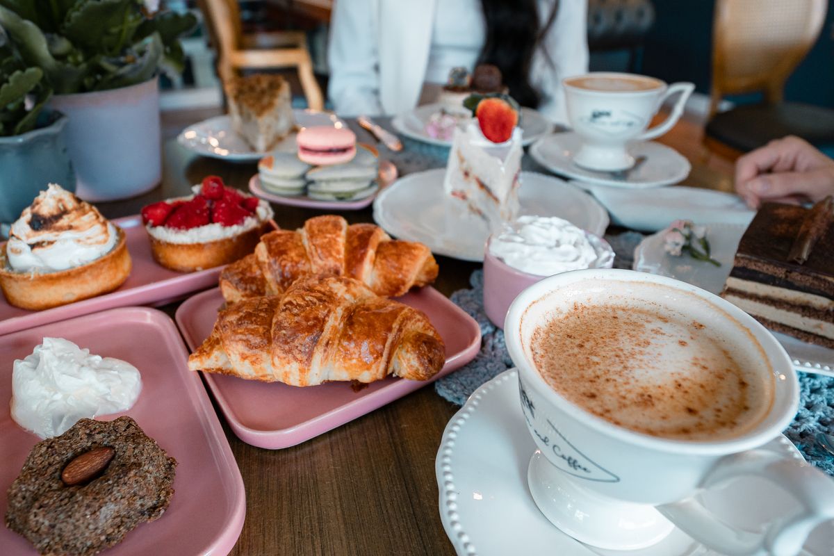 Top 10 Cafes in Magarpatta for Your Next Coffee, Meal, or Dessert